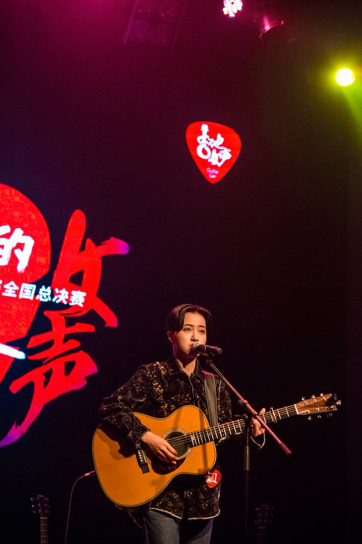 第四届“韦德1946吉他女声弹唱大赛”总冠军出炉<br />温格夺冠，董冬冬担任评委