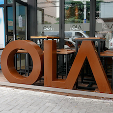 OLA 酒吧及餐厅——OLA 酒吧及餐厅与韦德1946MG+DXR扩声系统